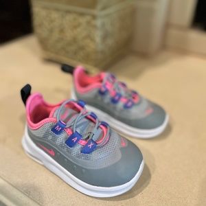 Nike Air Max Axis Grey/Sunset (size US 5C, Toddler, M)